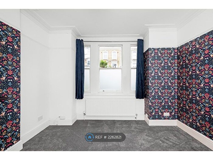 1 Bedroom Flat To Rent In Gipsy Road, London, SE27