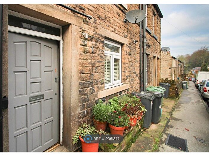 2 Bedroom Terraced House To Rent In Dunford Road, Holmfirth, HD9