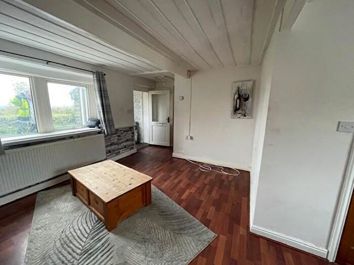 2 Bedroom Cottage To Rent In Yews Green, Clayton, Bradford, BD14