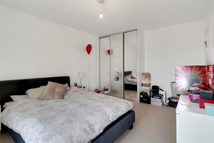 2 Bedroom Apartment To Rent In Yeoman Court London, E14