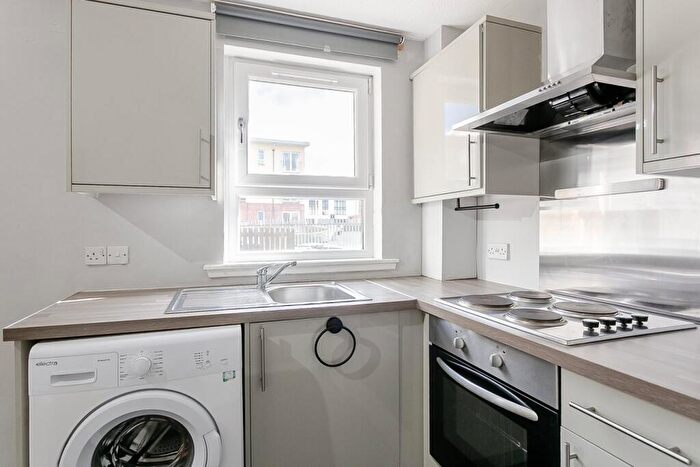 1 Bedroom Flat For Sale In Laichpark Loan, Edinburgh, EH14