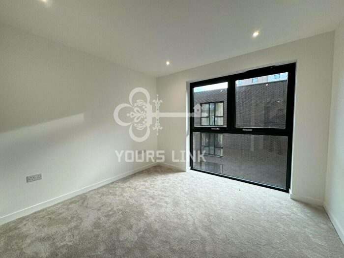 1 Bedroom Flat To Rent In Scarlet Court, London, N4