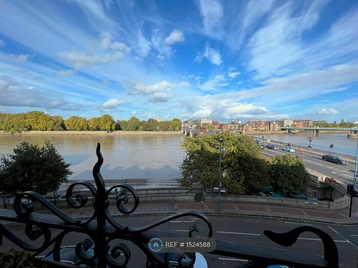 2 Bedroom Flat To Rent In Richmond Mansions, London, SW15