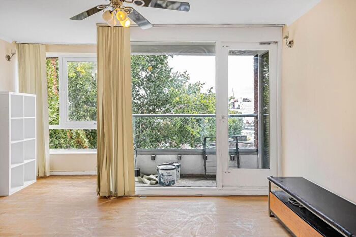 2 Bedroom Apartment To Rent In Netherhall Gardens, Hampstead, London, NW3