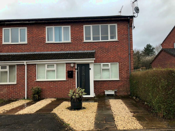 2 Bedroom Flat To Rent In Crewe, CW1