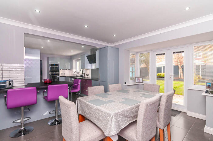 4 Bedroom Detached House For Sale In Tickhill Way, Rossington, Doncaster, DN11
