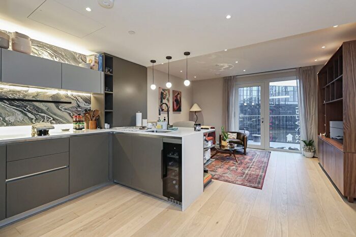 2 Bedroom Flat To Rent In White City Living, Reflection Apartments, Cascade Way, White City, W12