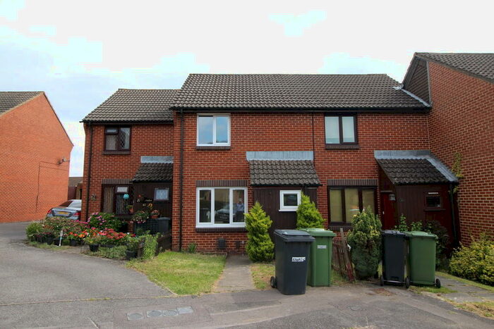 2 Bedroom Terraced House To Rent In Cerne Close, West End, SO18