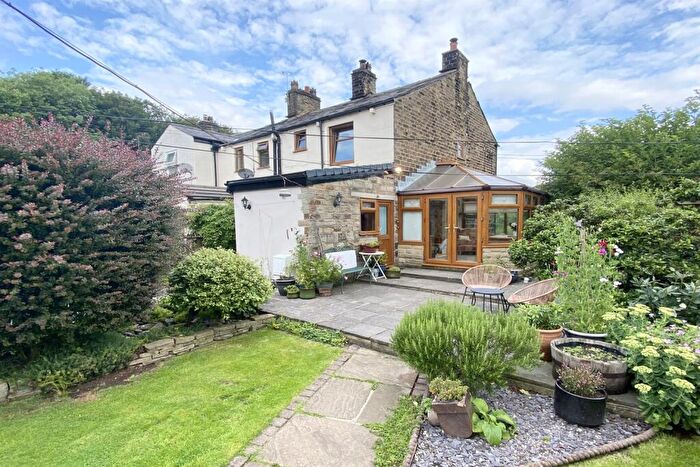 2 Bedroom End Of Terrace House For Sale In Adderley Place, Glossop, SK13