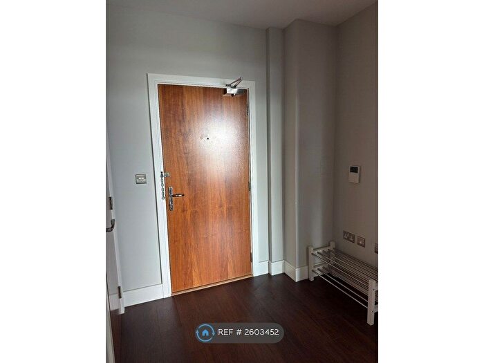 1 Bedroom Flat To Rent In Avalon Point, London, E14