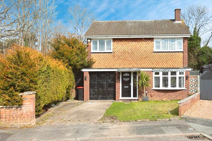 4 Bedroom Detached House For Sale In Melrose Avenue, Bletchley, Milton Keynes, Buckinghamshire, MK3