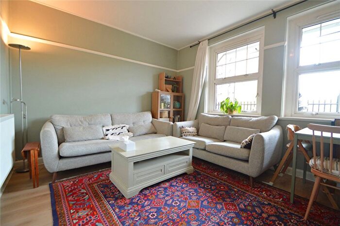 3 Bedroom Flat To Rent In Heathfield Gardens, Croydon, CR0