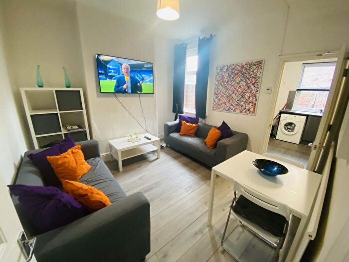 5 Bedroom Terraced House To Rent In Clough Road, City Centre, Sheffield, S1