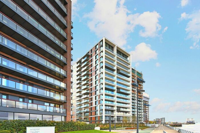 2 Bedroom Flat To Rent In Hampton Apartments, Duke Of Wellington Avenue, Woolwich, London, SE18