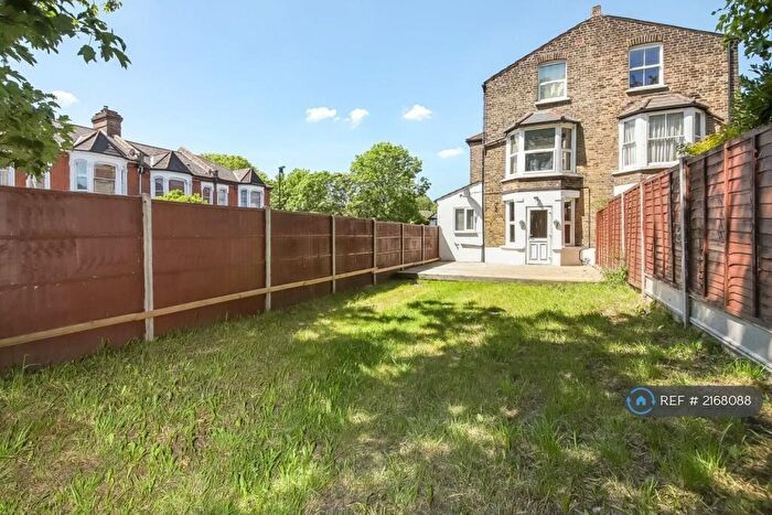 2 Bedroom Flat To Rent In Peak Hill, London, SE26