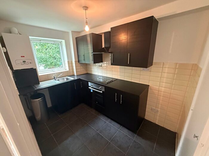 1 Bedroom Flat To Rent In Poplar Grove, London, N11