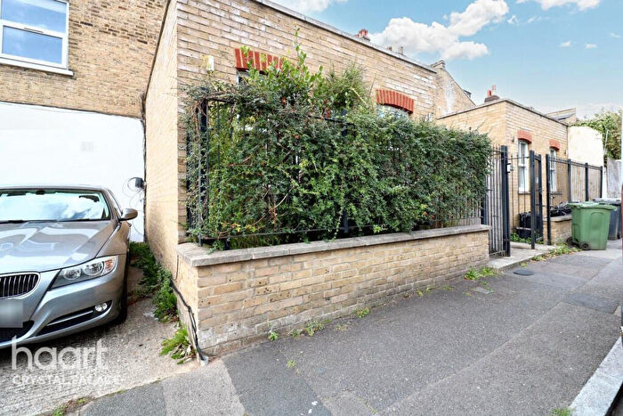 1 Bedroom Flat For Sale In Dalton Street, London, SE27