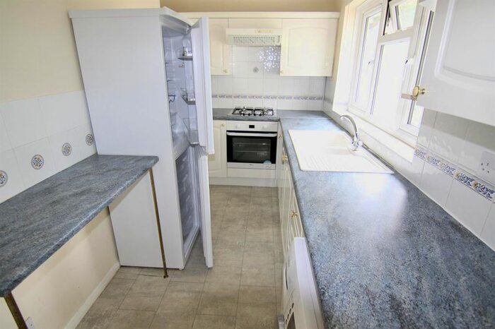 2 Bedroom Maisonette To Rent In Birchwood Road, West Byfleet, KT14