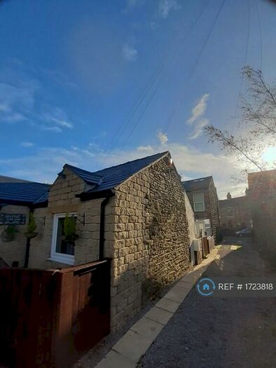 1 Bedroom Bungalow To Rent In Salisbury Street, Hadfield, Glossop, SK13