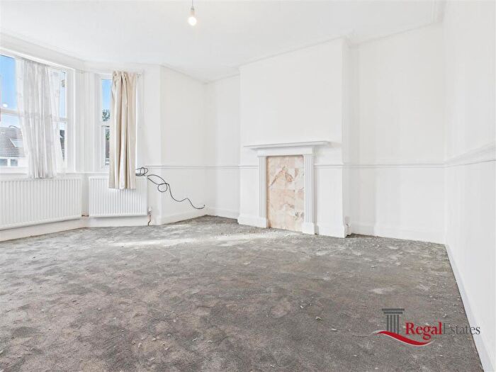 2 Bedroom Flat To Rent In Somerset Road, London, NW4