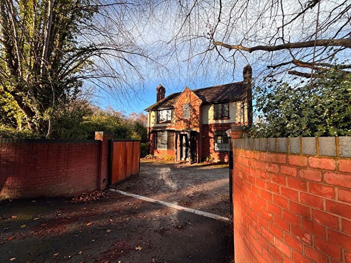 3 Bedroom Detached House To Rent In Walsall Road, Lichfield, WS13