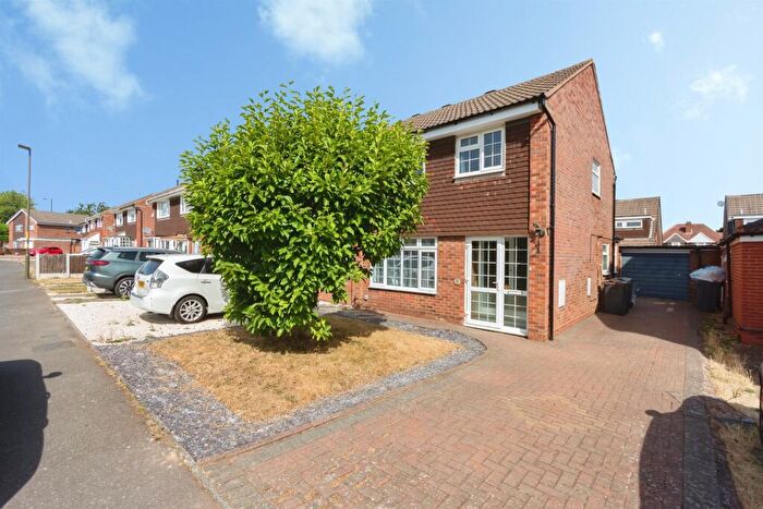 3 Bedroom Semi-Detached House For Sale In Regency Gardens, Birmingham, B14