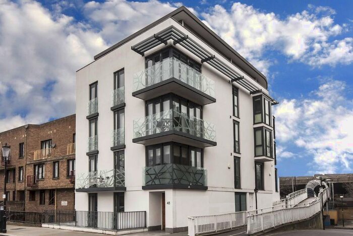 3 Bedroom Flat To Rent In Tavistock Crescent, London, W11