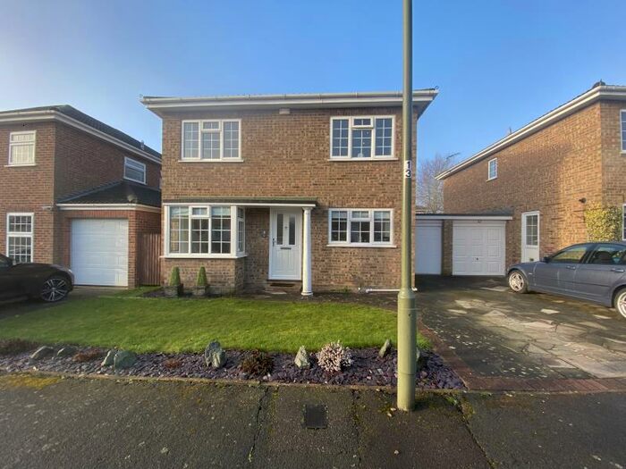 4 Bedroom Detached House To Rent In Bisley, GU24