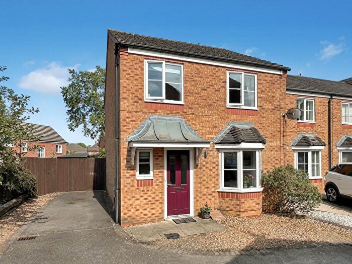 3 Bedroom End Of Terrace House For Sale In Great Ground Walk, Grange Park, Northampton, NN4