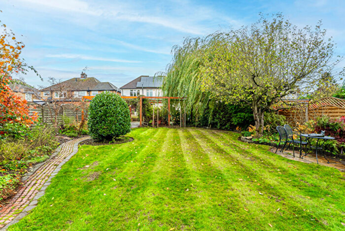 4 Bedroom Detached House For Sale In Bullens Green Lane, Colney Heath, St. Albans, Hertfordshire, AL4