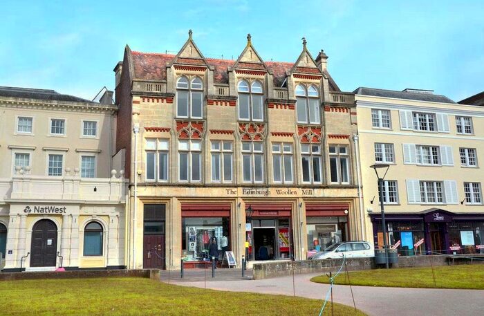 1 Bedroom Flat To Rent In Cathedral Yard, Exeter, Devon, EX1