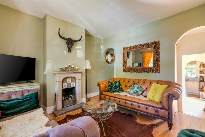 2 Bedroom Cottage To Rent In Rosemary Gardens, London, SW14