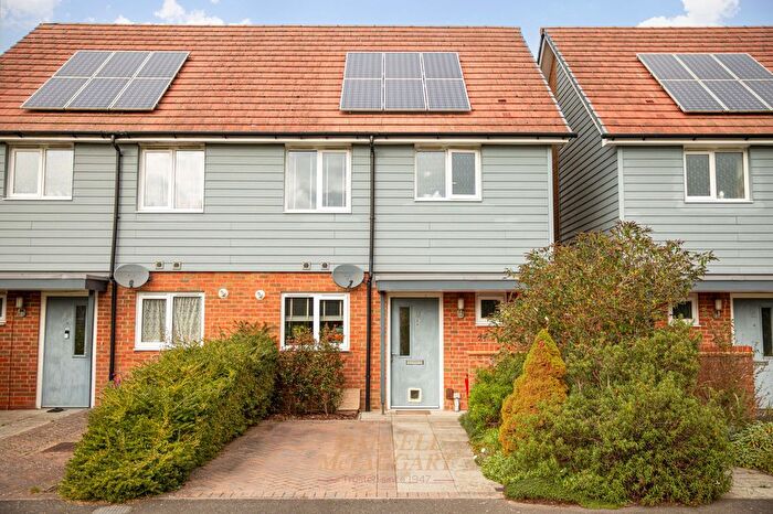 3 Bedroom Semi-Detached House For Sale In Waterfall Crescent, Bewbush, RH11