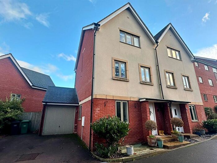 3 Bedroom Semi-Detached House For Sale In Campbell Road, Hereford, HR1