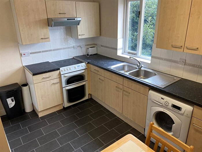 2 Bedroom Flat To Rent In Flat, Mill Road, Cambridge, CB1