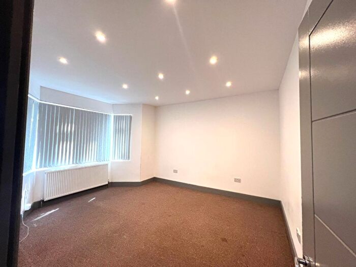 3 Bedroom Semi Detached House To Rent In Dane Road, Southall, UB1