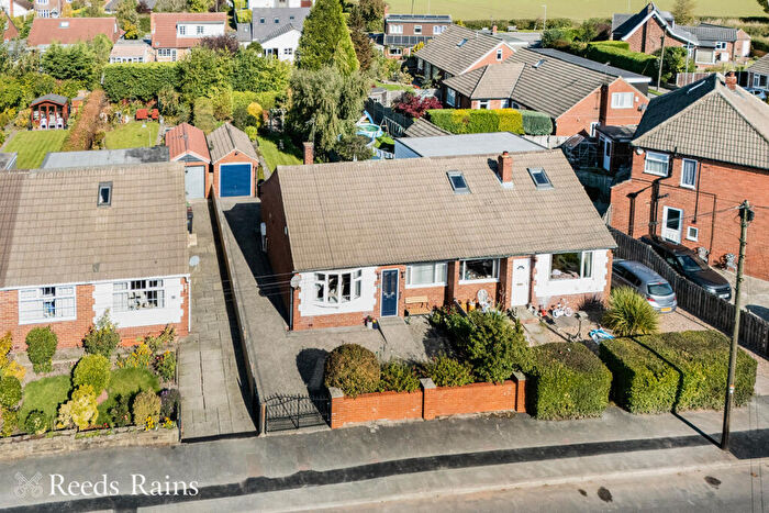 2 Bedroom Bungalow For Sale In Milton Drive, Scholes, Leeds, West Yorkshire, LS15