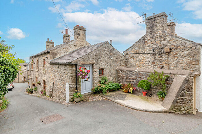 1 Bedroom Terraced House For Sale In Constitution Hill, Settle, North Yorkshire, BD24