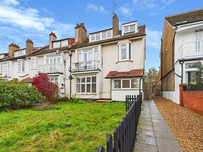 Studio To Rent In Elmers Drive, Teddington, TW11