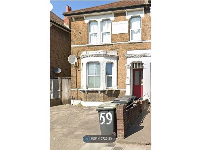 Studio To Rent In Brownhill Road, London, SE6