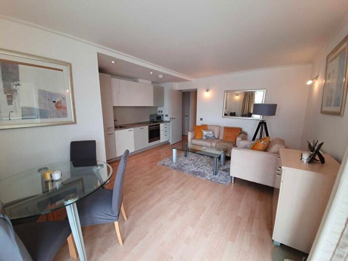 1 Bedroom Flat For Sale In Hutchings Street, London, E14