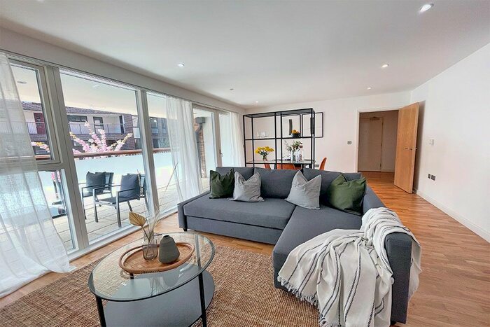 2 Bedroom Flat To Rent In Tabernacle Gardens, London, E2