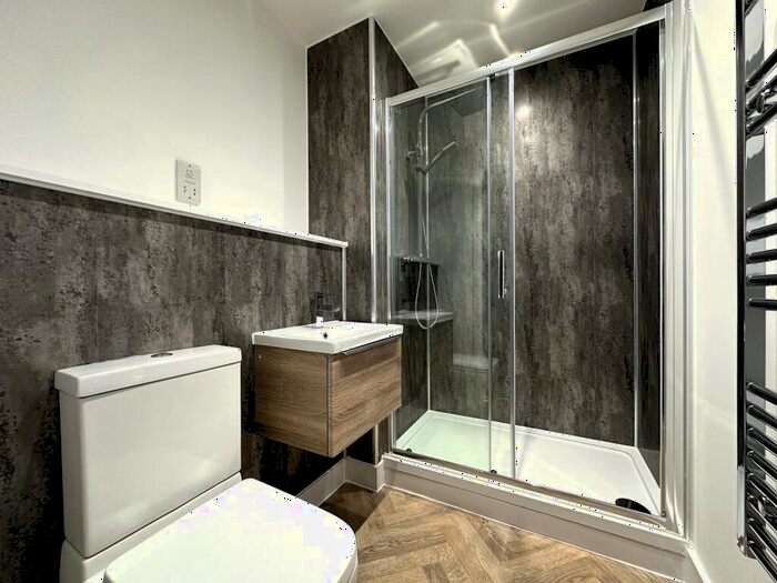 2 Bedroom Flat To Rent In Copper Box, Crosby Road North, Liverpool, Merseyside., L22