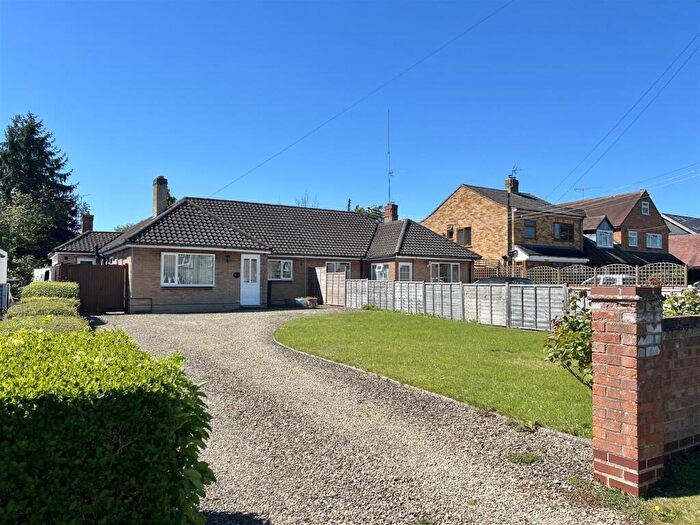 3 Bedroom Semi-Detached Bungalow For Sale In Aston Cantlow Road, Wilmcote, CV37