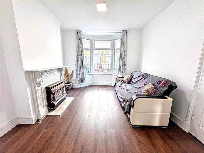 2 Bedroom House To Rent In Morley Road, Stratford, E15