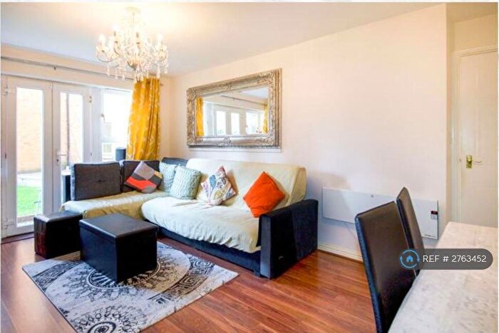 2 Bedroom Flat To Rent In Geneva Court, London, NW9