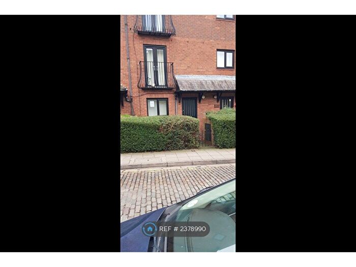 Studio To Rent In Blackfriars Court, Newcastle Upon Tyne, NE1