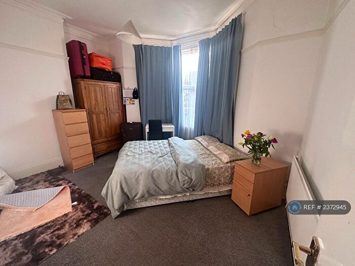 2 Bedroom Flat To Rent In Trewhitt Road, Newcastle Upon Tyne, NE6