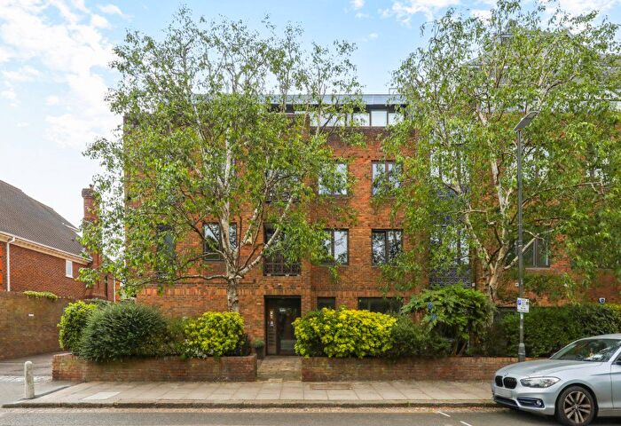 1 Bedroom Flat To Rent In Boleyn Lodge, Marryat Road, SW19