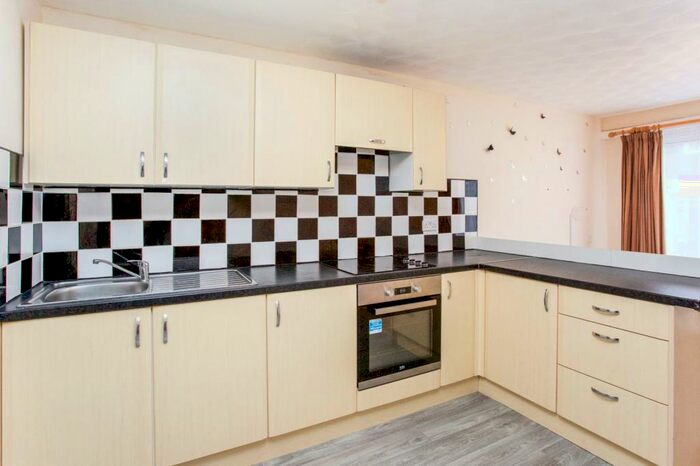 4 Bedroom Terraced House To Rent In Josian Walk, SO14